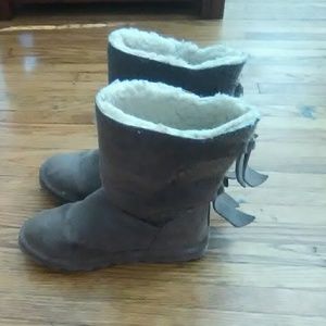 Bearpaw boots